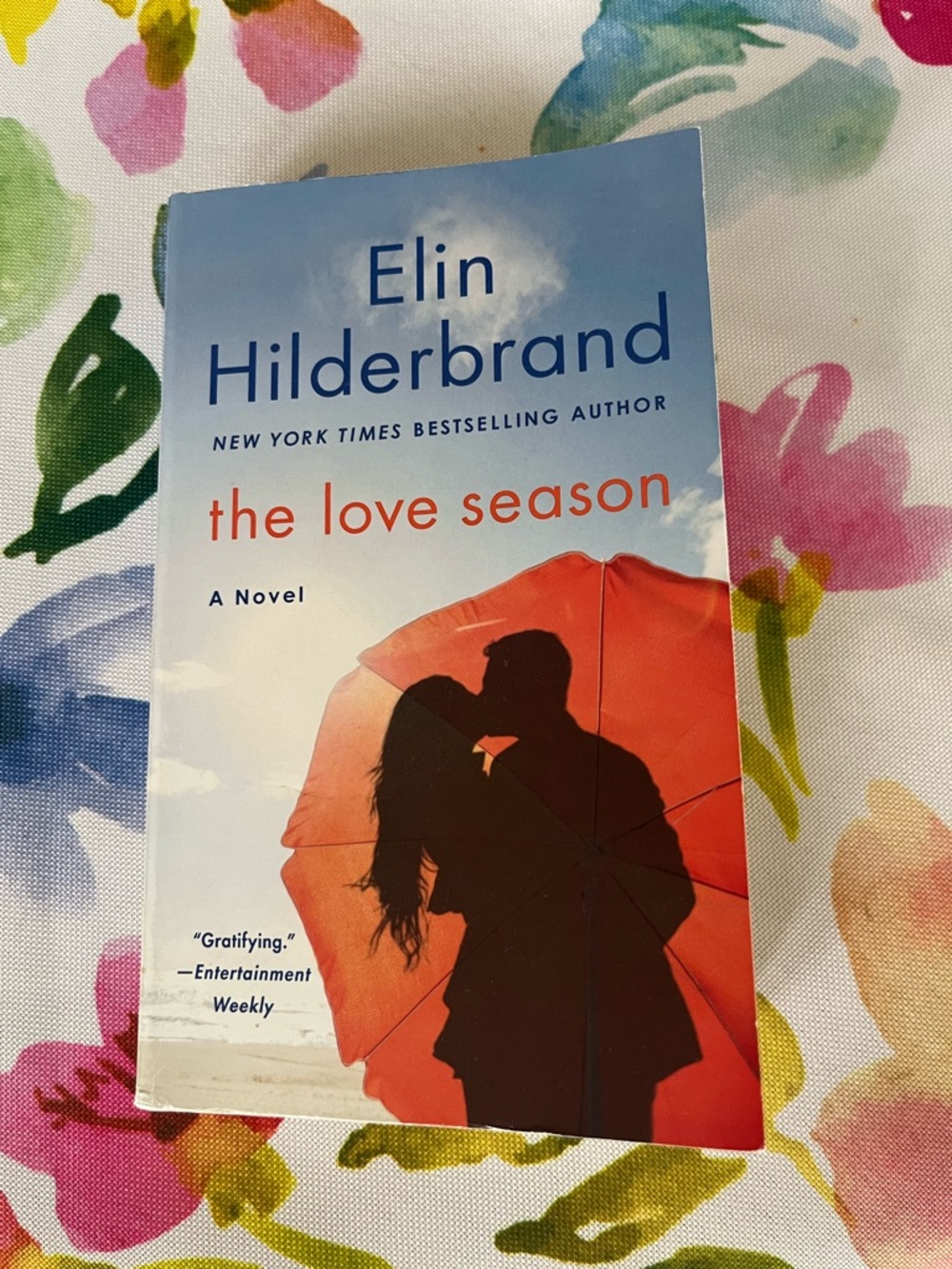 Elin Hilderbrand "the love season" Paperback -